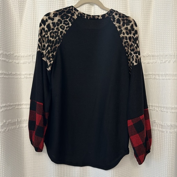 Red checked plaid with cheetah shoulders - Picture 4 of 4